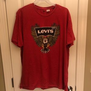 Men’s Levi’s graphic t-shirt
